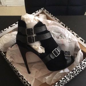 SOLD - Anne Michelle